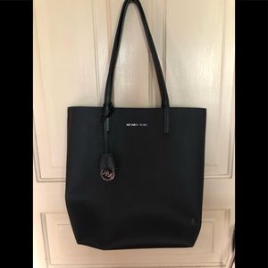 Black Michael Kors bag PERFECT CONDITION